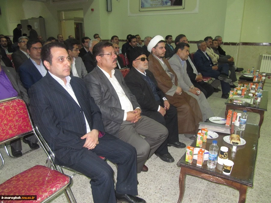 مراسم بزرگداشت روز معلم و مقام استاد و تجلیل از اساتید نمونه و استاد و شاعر گرانقدر حاج حسین کریمی مراغه ای 2