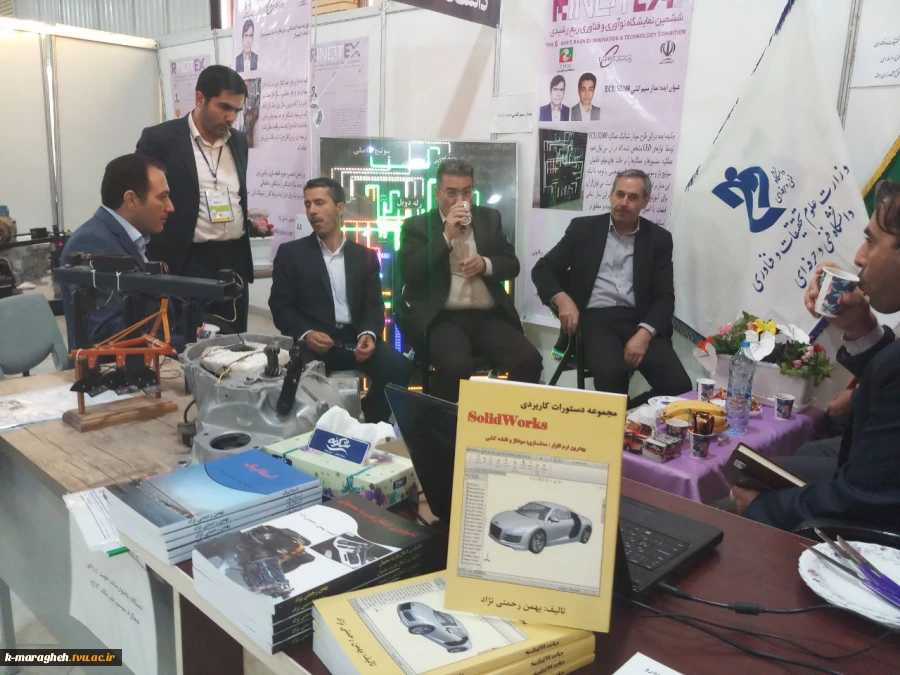 بازدید معاونت محترم استاندار و فرماندار ویژه مراغه و ریاست محترم مرکز از غرفه نمایشگاه ربع رشیدی در تبریز 5