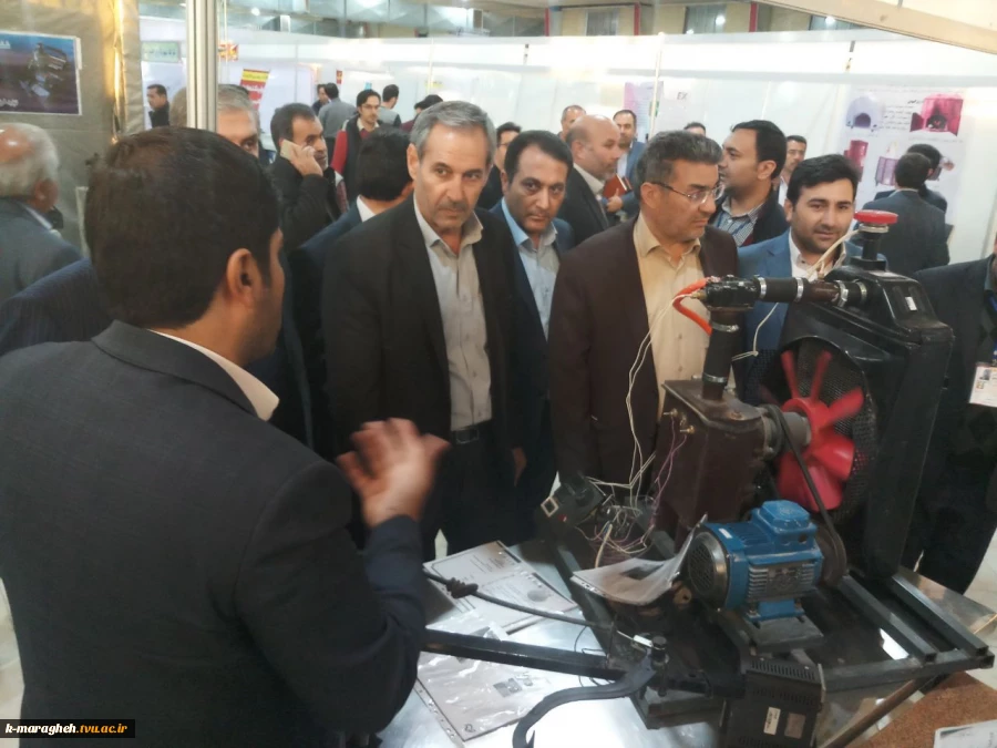 بازدید معاونت محترم استاندار و فرماندار ویژه مراغه و ریاست محترم مرکز از غرفه نمایشگاه ربع رشیدی در تبریز 6