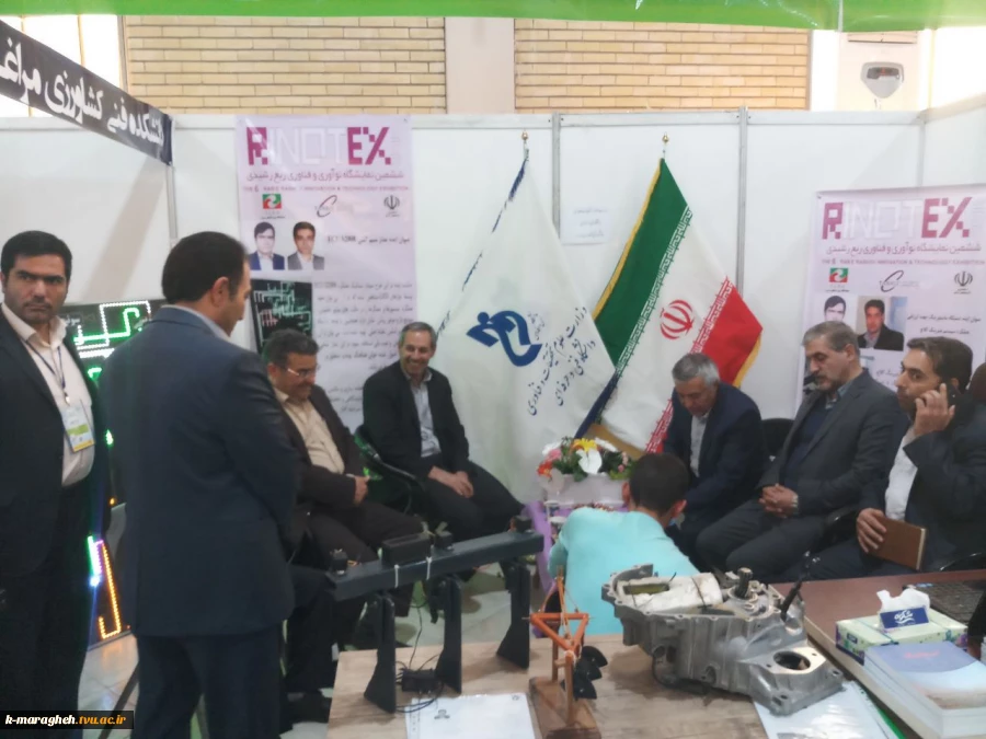 بازدید معاونت محترم استاندار و فرماندار ویژه مراغه و ریاست محترم مرکز از غرفه نمایشگاه ربع رشیدی در تبریز 8