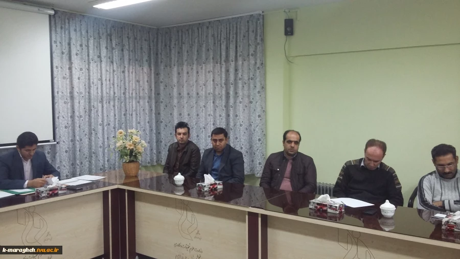 برگزاری جلسه امتحانات نیمسال اول 99-98