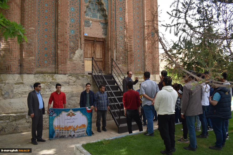 بازدید دانشجویان مقیم خوابگاه از نقاط دیدنی و جاذبه های تاریخی و گردشگری شهرستان مراغه  2