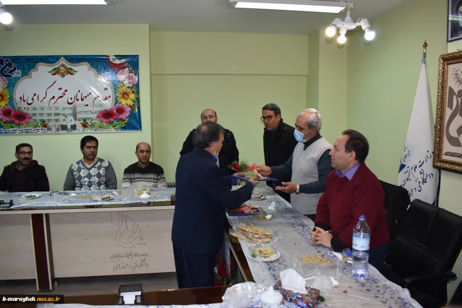 برگزاری مراسم بازنشستگی و تقدیر از زحمات صمیمانۀ آقایان حسن لطفی و نریمان قانونی از همکاران دانشکده فنی و کشاورزی مراغه 10