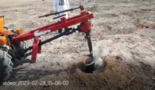 شروع عملیات چاله کنی جهت کاشت نهال در روز درختکاری در دانشکده فنی و کشاورزی مراغه 4