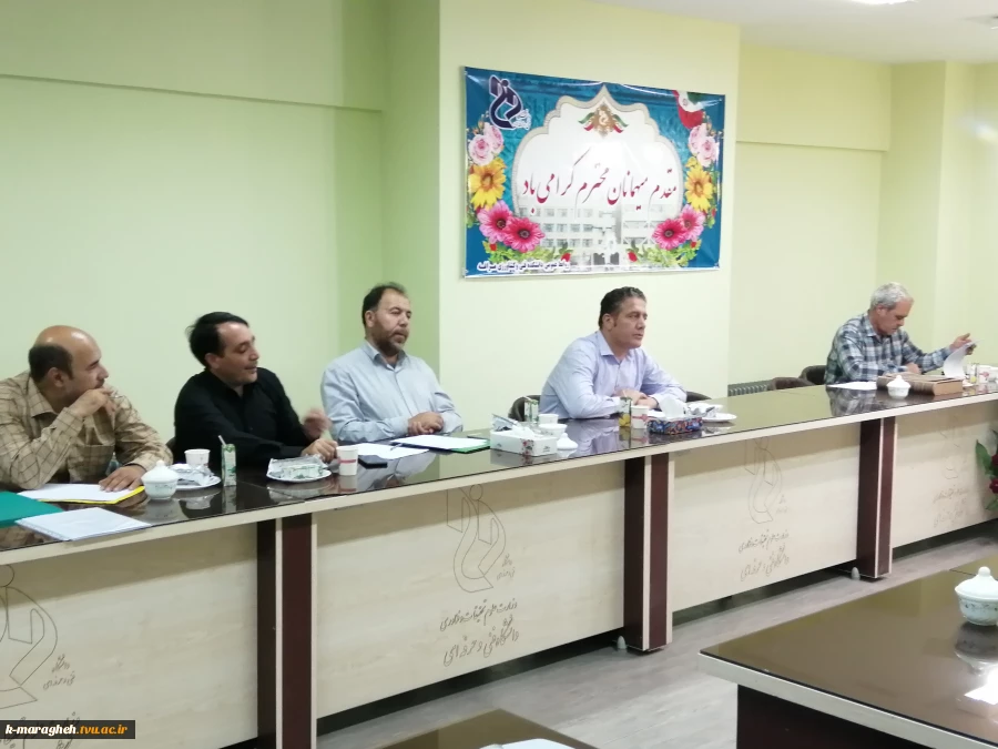 جلسه تعیین صلاحیت متقاضیان تدریس 2