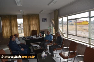 برگزاری مراسم تقدیر از همکار ایثارگر و رزمنده بمناسبت گرامیداشت هفته دفاع مقدس 4
