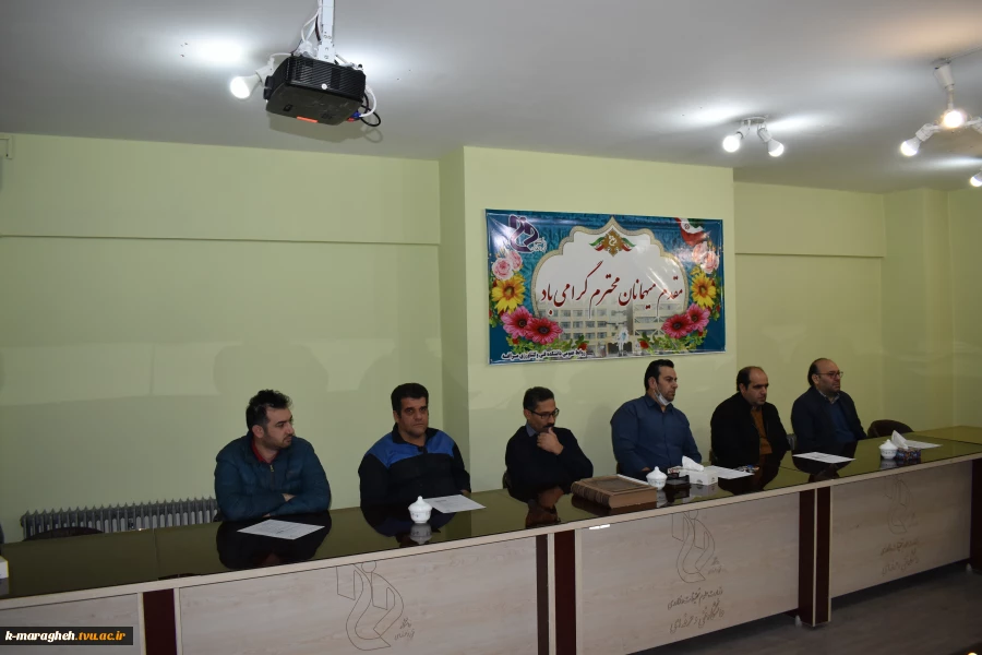 برگزاری جلسه توجیهی امتحانات نیمسال اول سالتحصیلی1403-1402 با عوامل اجرایی در آموزشکده 4