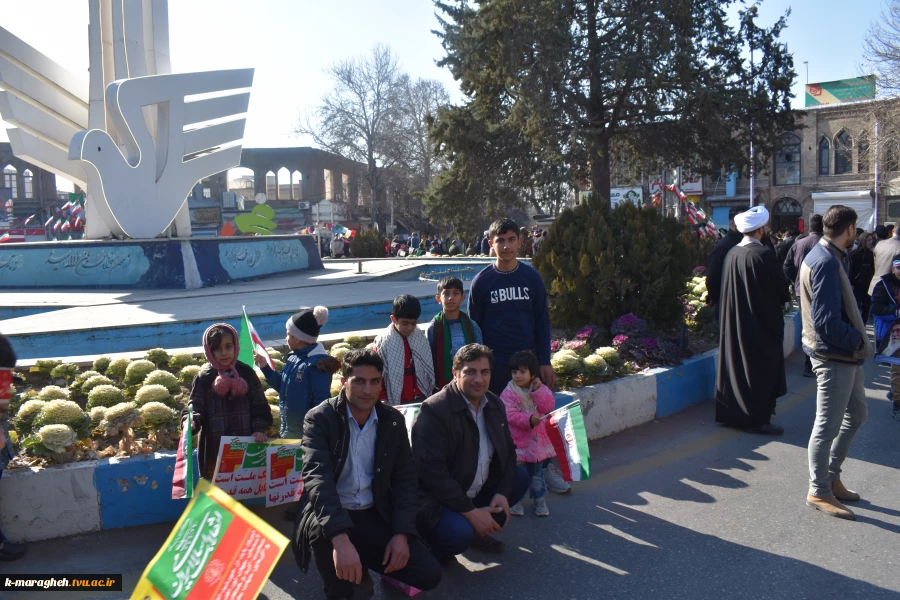حضور پرشور دانشگاهیان آموزشکده های فنی پسران و دختران مراغه در جشن پیروزی انقلاب و راهپیمایی یوم‌الله 22 بهمن

 3