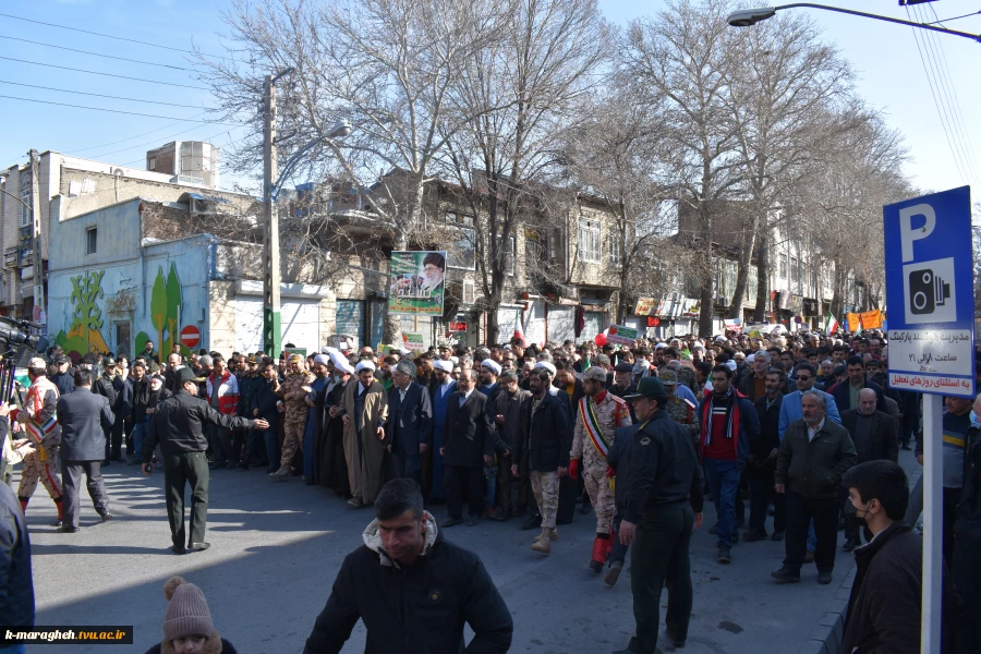 حضور پرشور دانشگاهیان آموزشکده های فنی پسران و دختران مراغه در جشن پیروزی انقلاب و راهپیمایی یوم‌الله 22 بهمن

 5