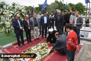 حضور سرپرست آموزشکده های پسران و دختران مراغه و جمعی از همکاران در مزار مطهر استاندار شهید دکتر مالک رحمتی  3