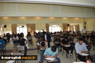بازدید دکتر بهمن رحمتی نژاد سرپرست دانشکده از روند برگزاری امتحانات نیمسال دوم سالتحصیلی 1403-1402 2