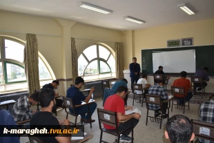 بازدید دکتر بهمن رحمتی نژاد سرپرست دانشکده از روند برگزاری امتحانات نیمسال دوم سالتحصیلی 1403-1402 3