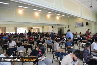 بازدید دکتر بهمن رحمتی نژاد سرپرست دانشکده از روند برگزاری امتحانات نیمسال دوم سالتحصیلی 1403-1402 5