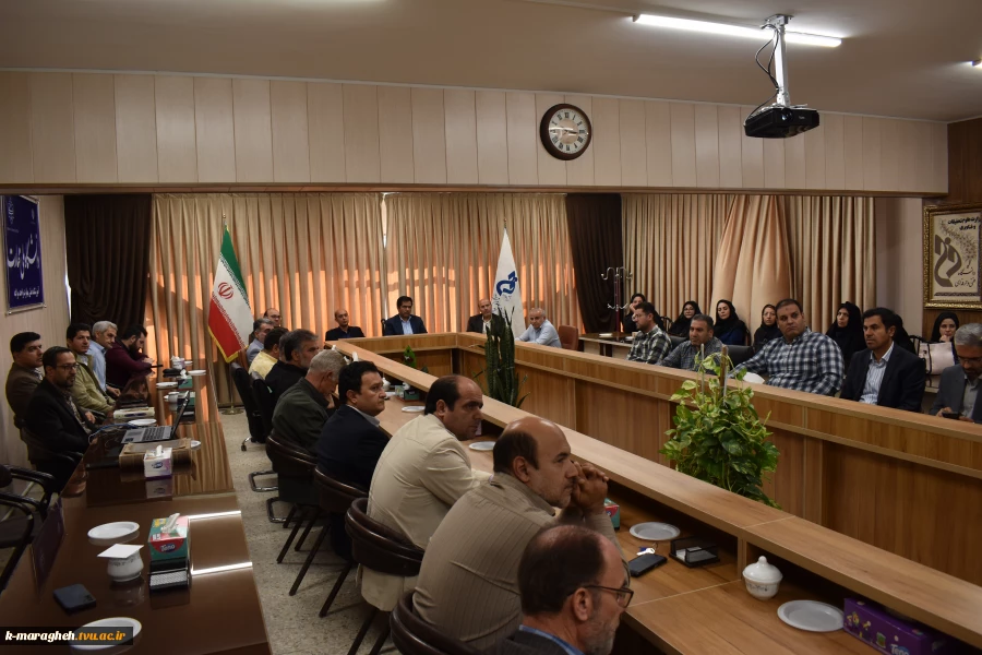 جلسه شورای اداری با محوریت آغاز سال تحصیلی و بهره‌مندی از آراء همکاران فرهیخته در آموزشکده  7