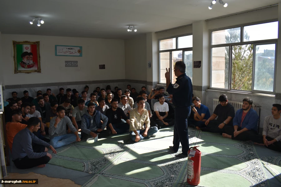 برگزاری مانور زلزله و کارگاه آموزشی ایمنی در آموزشکده ملی مهارت واحد مراغه 5