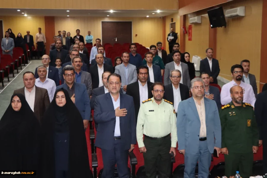 همایش بزرگداشت هفته دولت و تجلیل از کارمندان نمونه ادارات شهرستان مراغه 4
